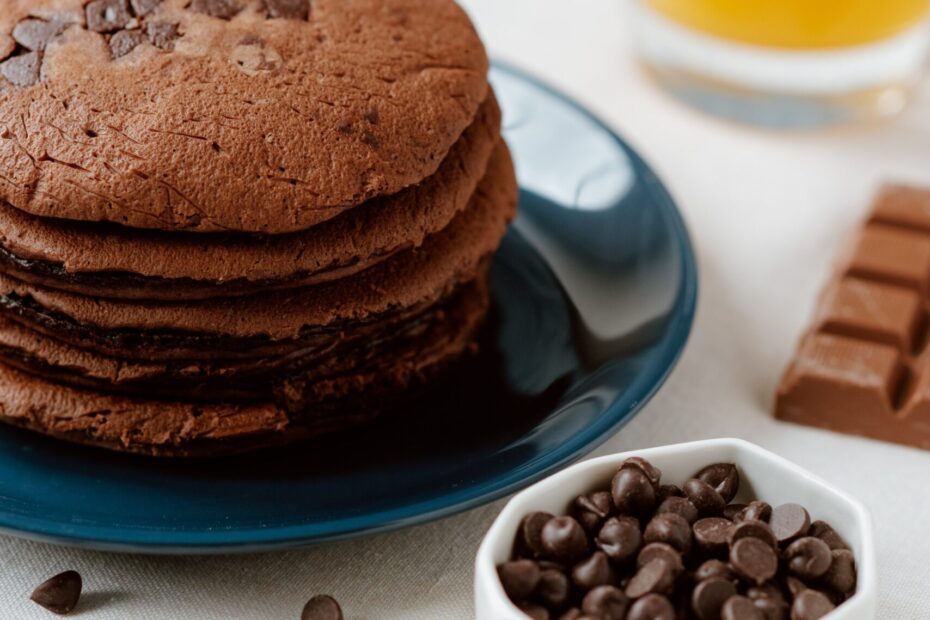 vegan date chocolate chip pancakes